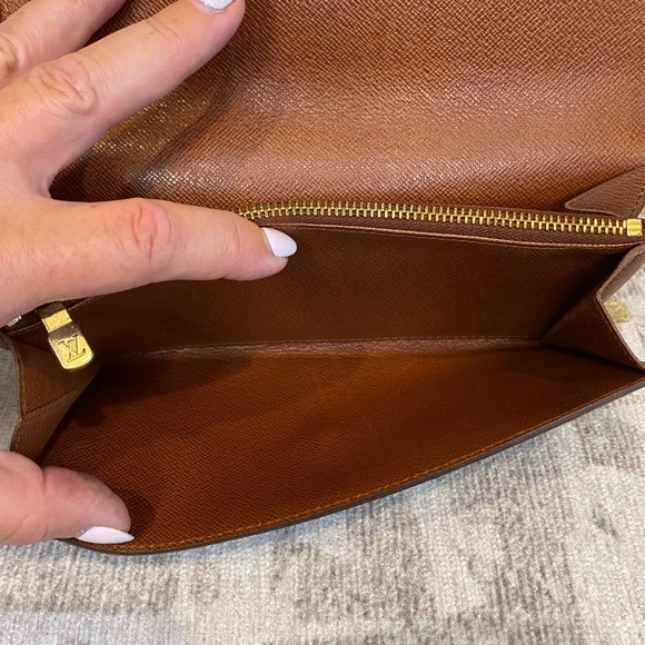 Louis Vuitton Sarah Wallet - Picture 13 of 13